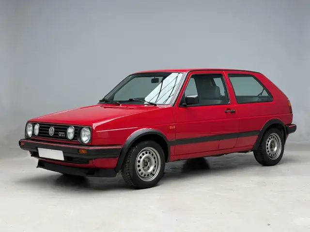 Volkswagen Golf GTI 1.8 110