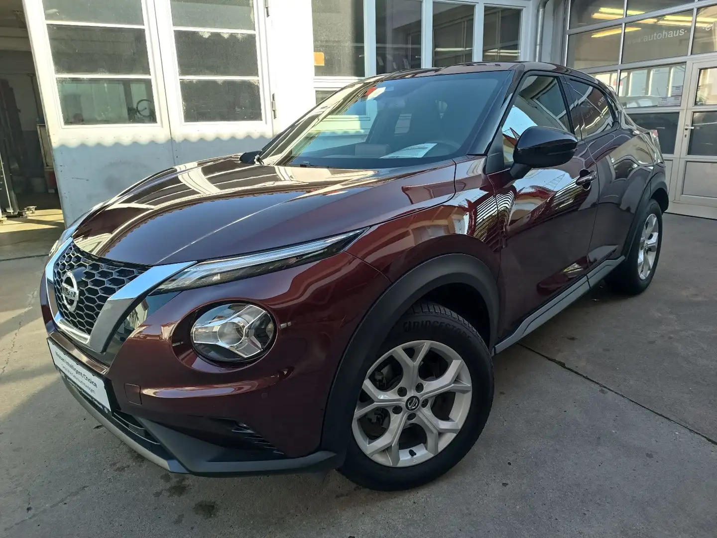Nissan Juke DIG-T 117 N-Connecta NC Tech Winter Rot - 1