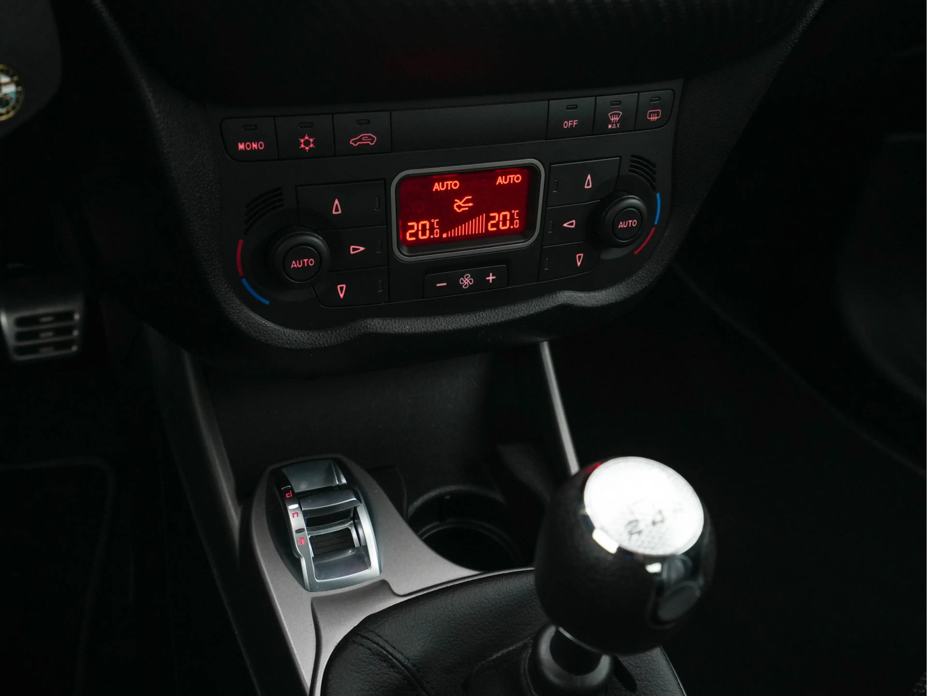 Alfa Romeo MiTo 1.3 JTDm ECO Esclusivo *FULL-LEATHER | NAVI-FULLMA — photo 14