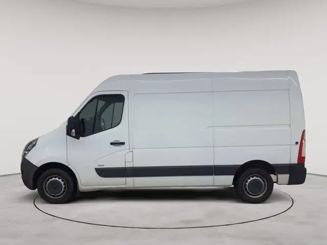 Opel Movano view 6