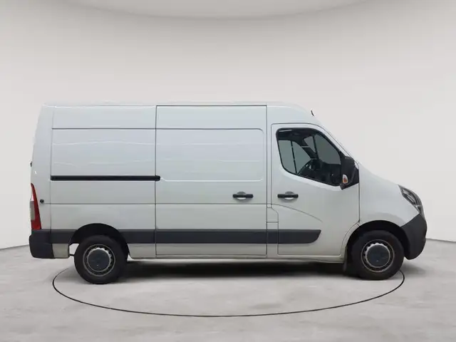 Opel Movano view 3