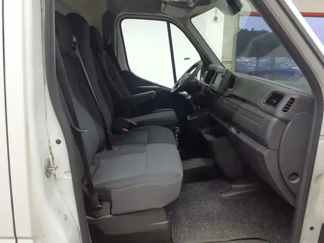 Opel Movano view 8