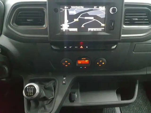 Opel Movano view 10