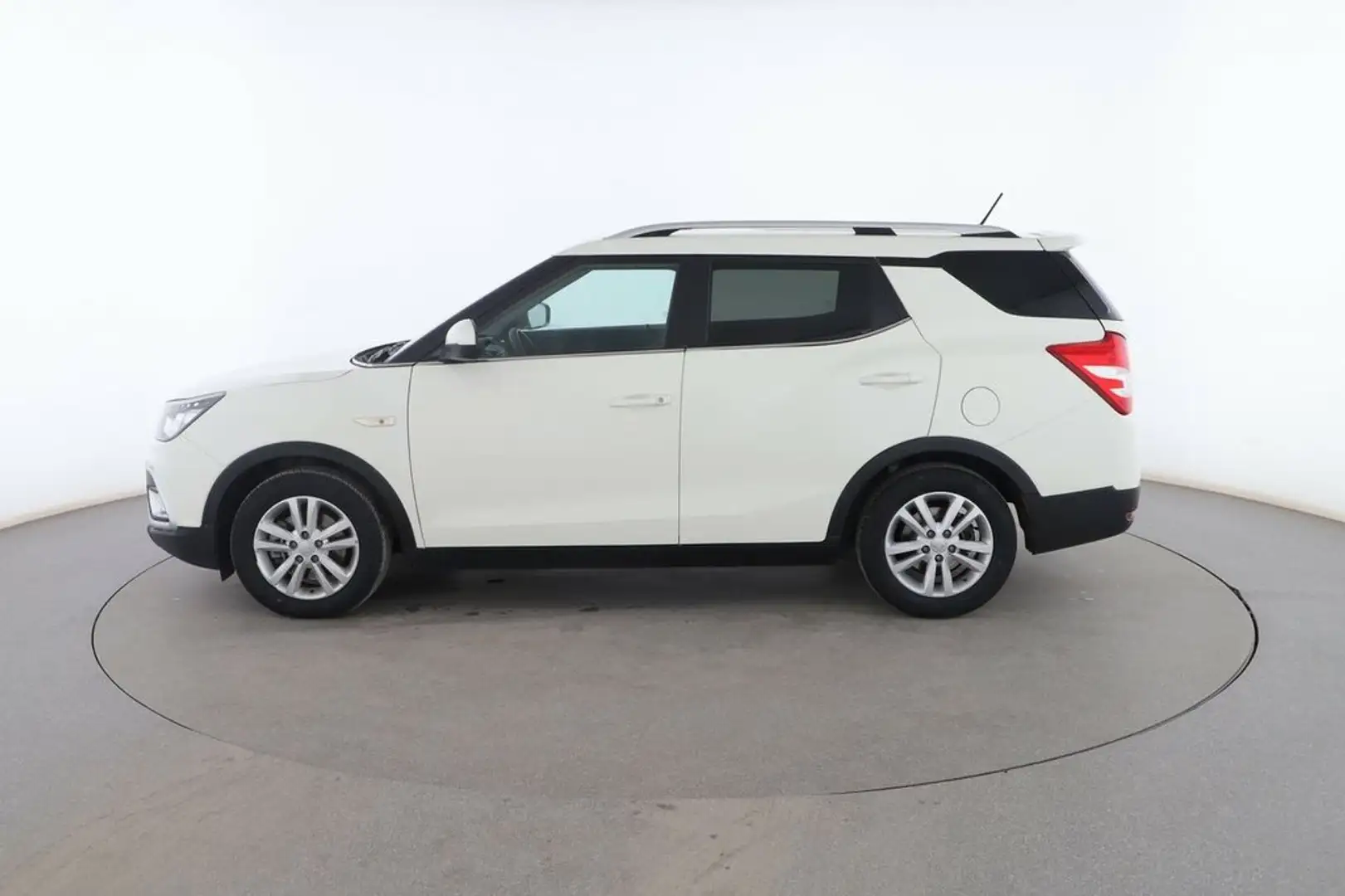 SsangYong XLV 1.6 TD Premium 4x2 Blanco - 2