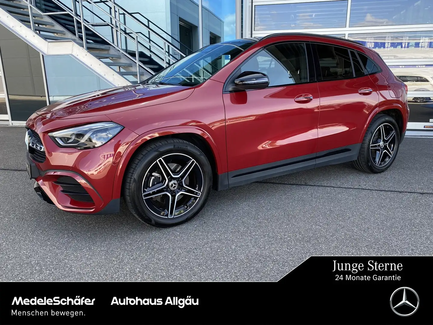 Mercedes-Benz GLA 220 GLA 220 d 4M AMG Night Pano AHK Burmester NP67 Rot - 1