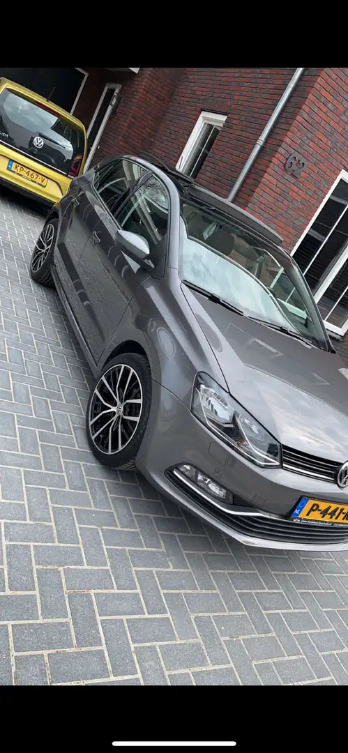 Volkswagen Polo 1.2 TSI Comfortline Grijs - 1