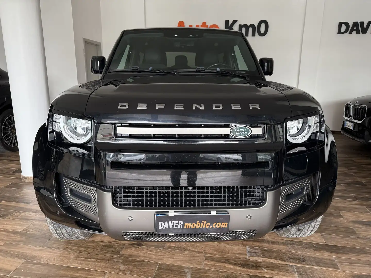 Land Rover Defender 90 3.0D I6 200 CV AWD Auto X-Dynamic S Schwarz - 2
