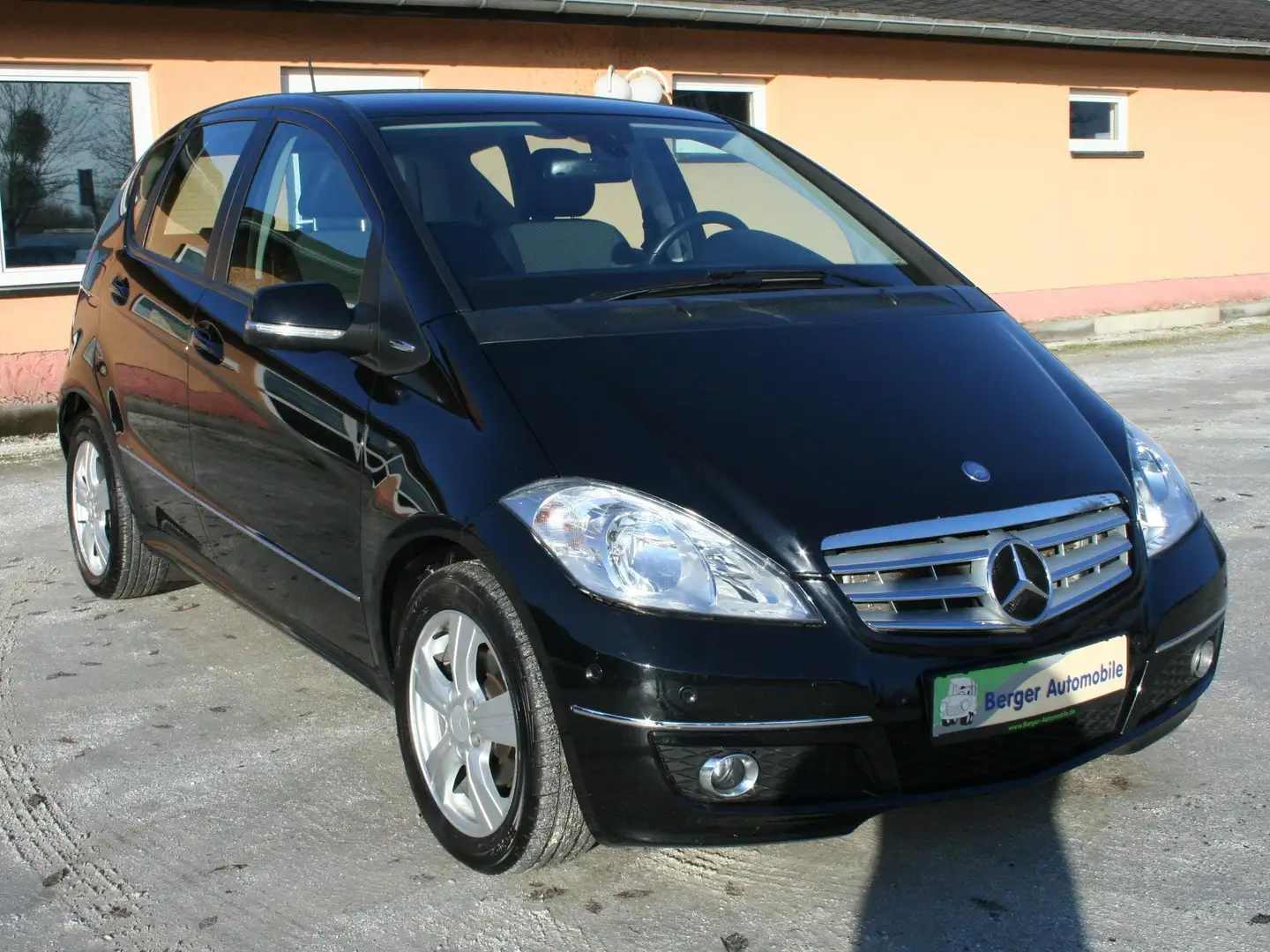 Mercedes-Benz A 180 A 180 Avantgarde Automatik *Navi*SH*PDC* Schwarz - 1