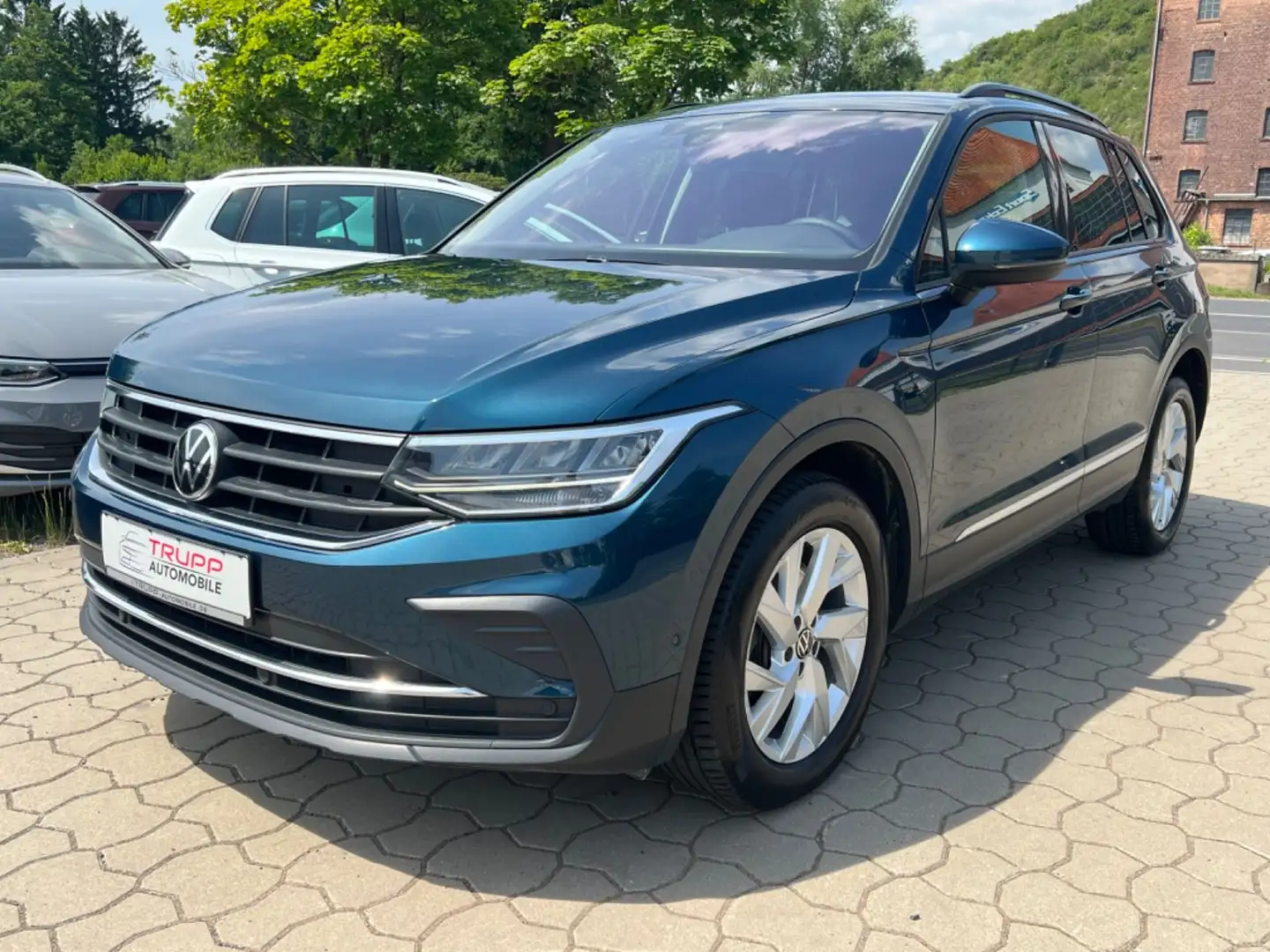 Volkswagen Tiguan Life 4M/LED/AHK/Harman/R-Kam/ACC/Virtual Blu/Azzurro - 2