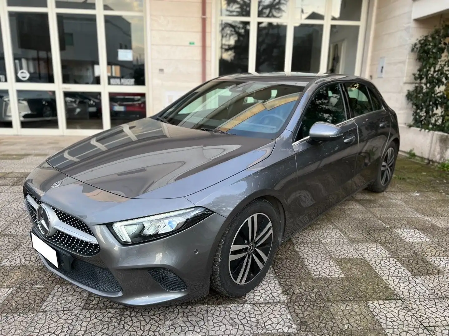 Mercedes-Benz A 180 d Automatic Grigio - 2