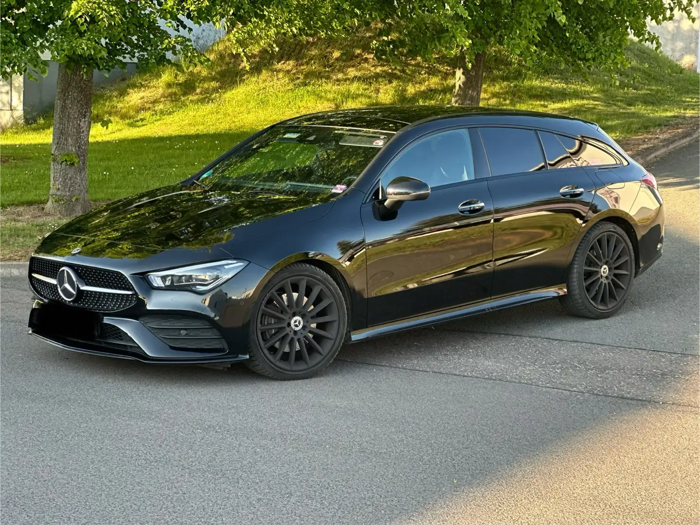 Mercedes-Benz CLA 220 d Shooting Brake 8G-DCT AMG Line - 2