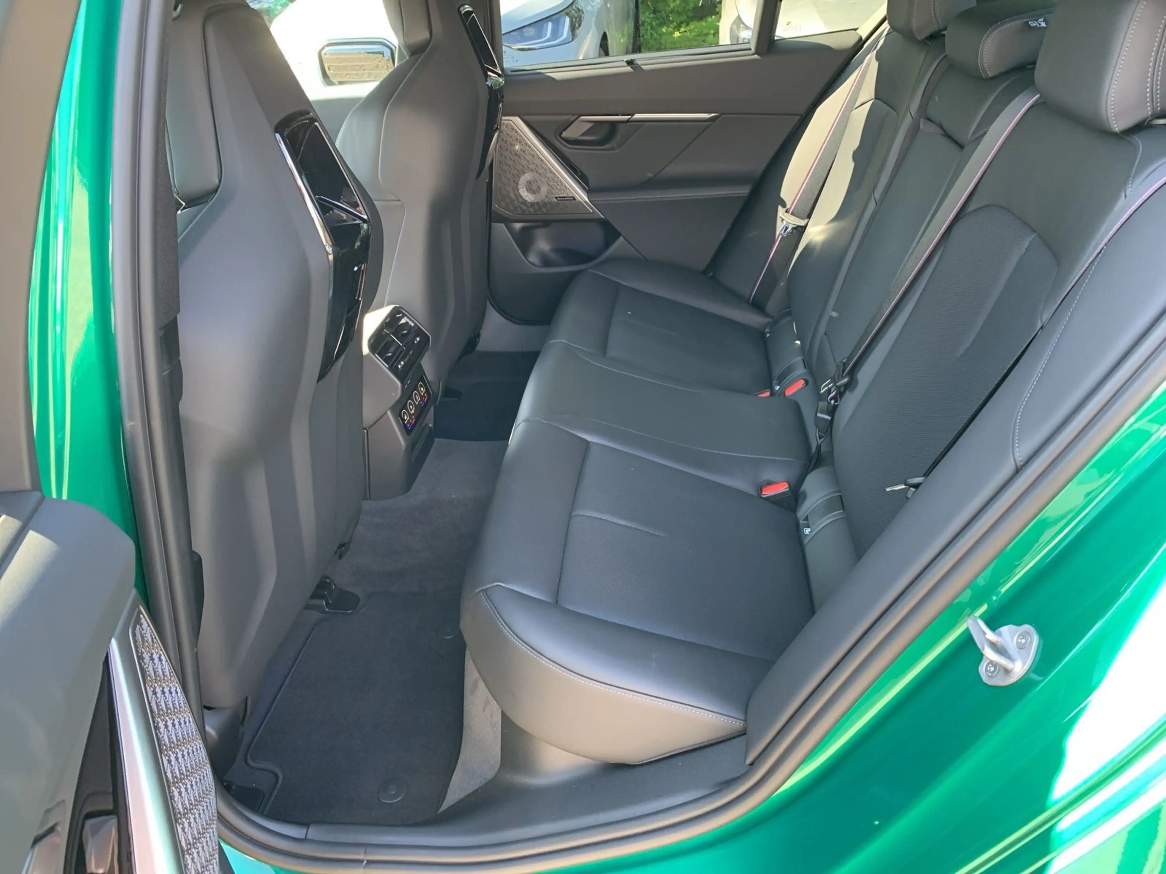 BMW M5 Limousine M Drivers P. DAB LED Pano.Dach RFK — photo 12