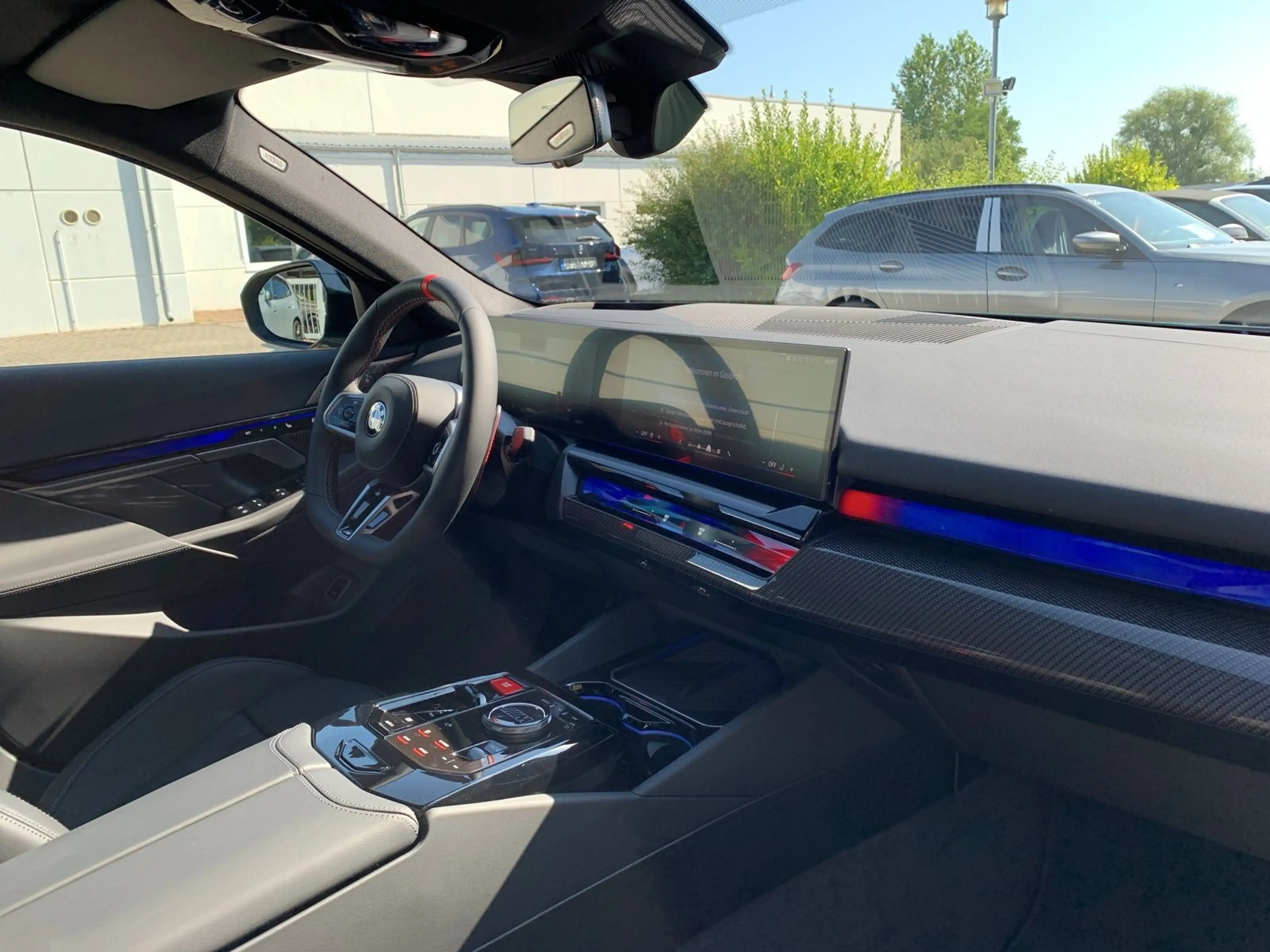 BMW M5 Limousine M Drivers P. DAB LED Pano.Dach RFK — photo 11