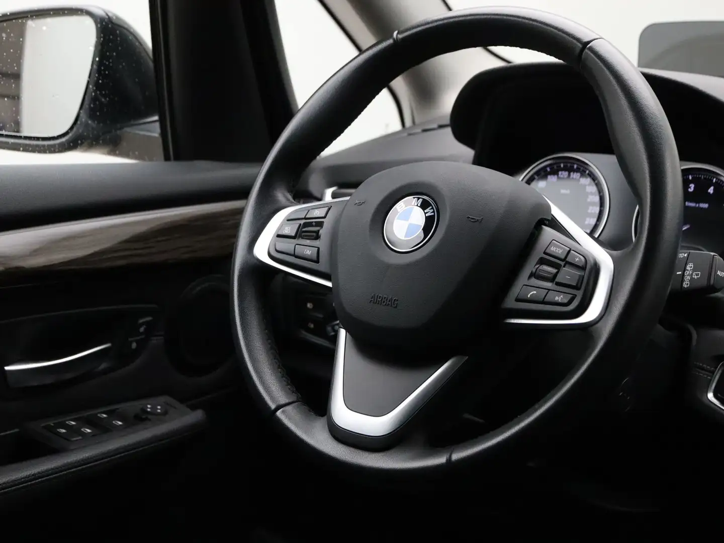 BMW 216 2-serie Gran Tourer 216i 7p. Business Edition Plus Zwart - 2