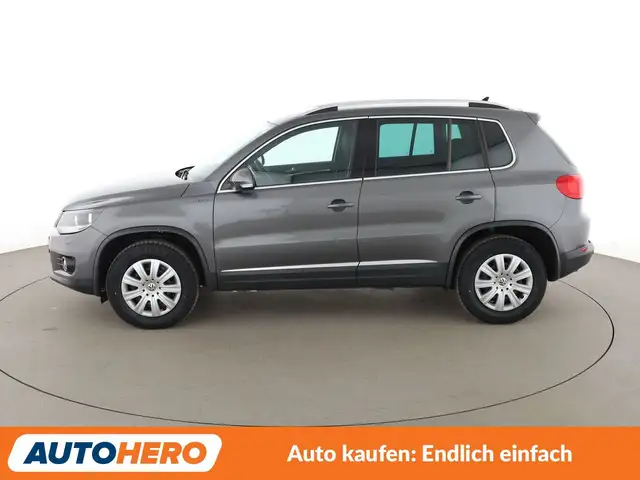 Volkswagen Tiguan view 3