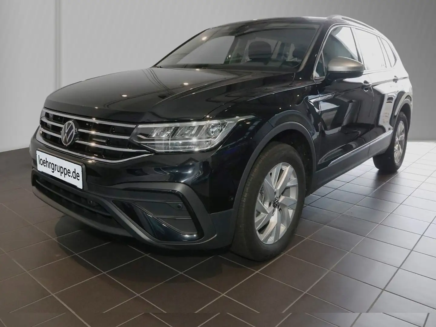 Volkswagen Tiguan Allspace Life 2.0 TDI SCR 4MOTION 7-Gang-DSG Schwarz - 2
