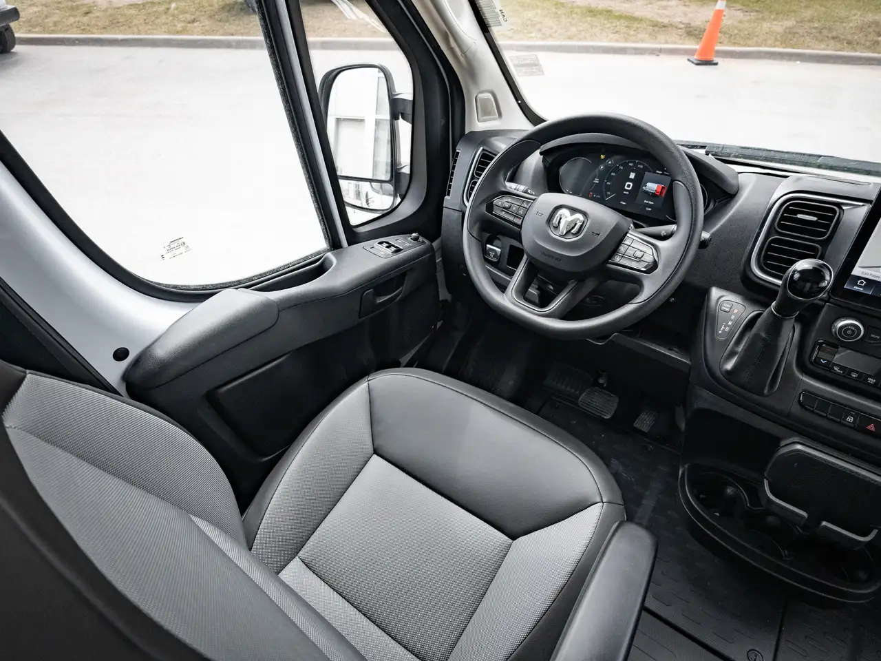 RAM ProMaster 3500 снимка RAM ProMaster 3500