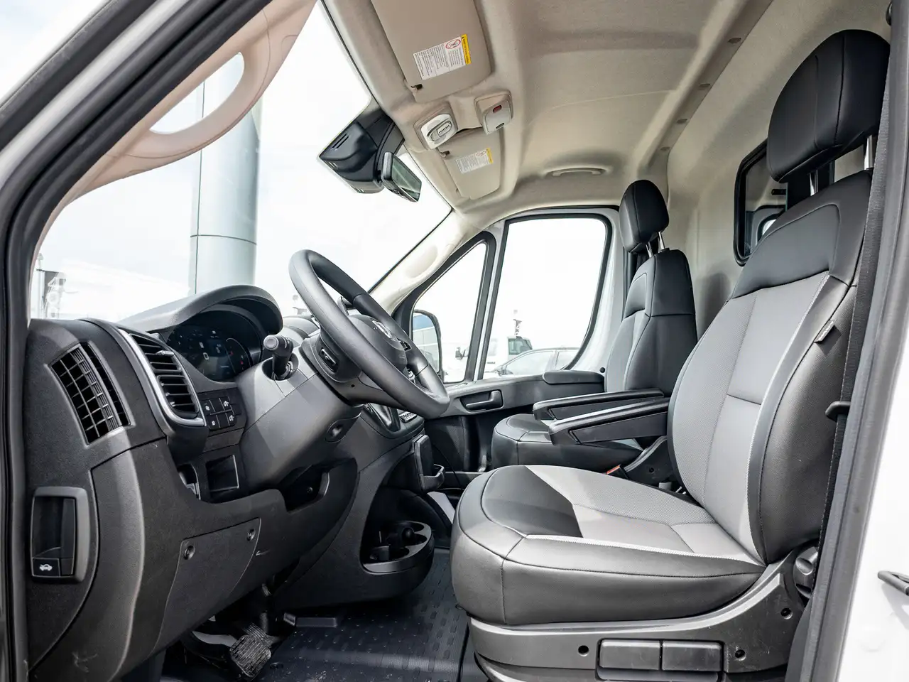 RAM ProMaster 3500 снимка RAM ProMaster 3500