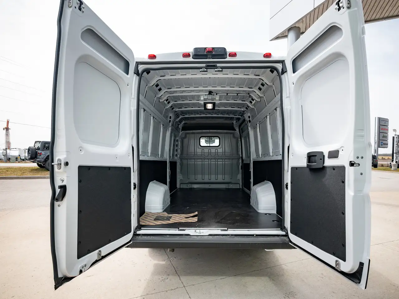 RAM ProMaster 3500 снимка RAM ProMaster 3500