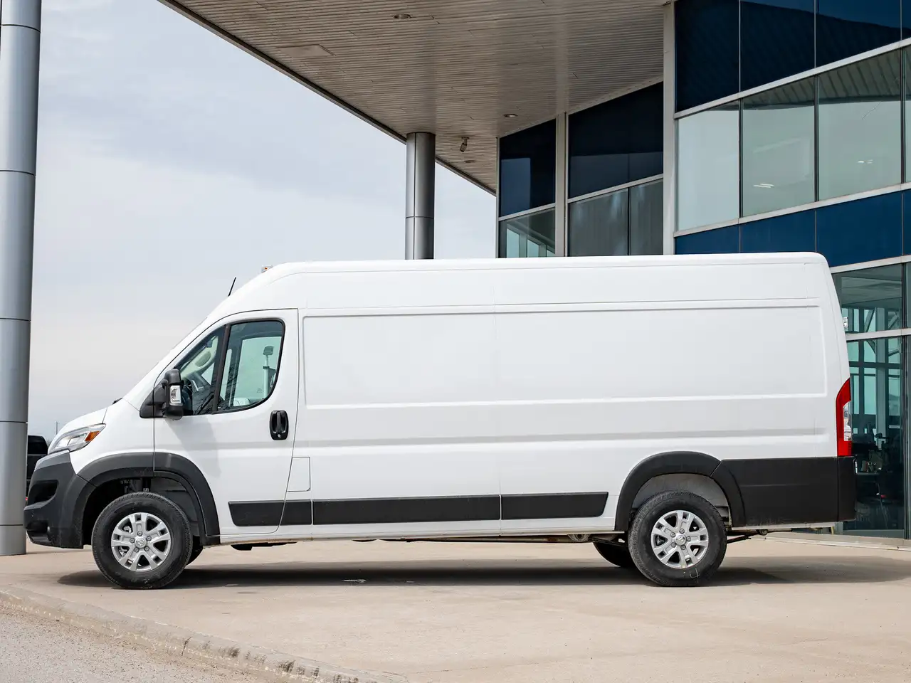RAM ProMaster 3500 снимка RAM ProMaster 3500