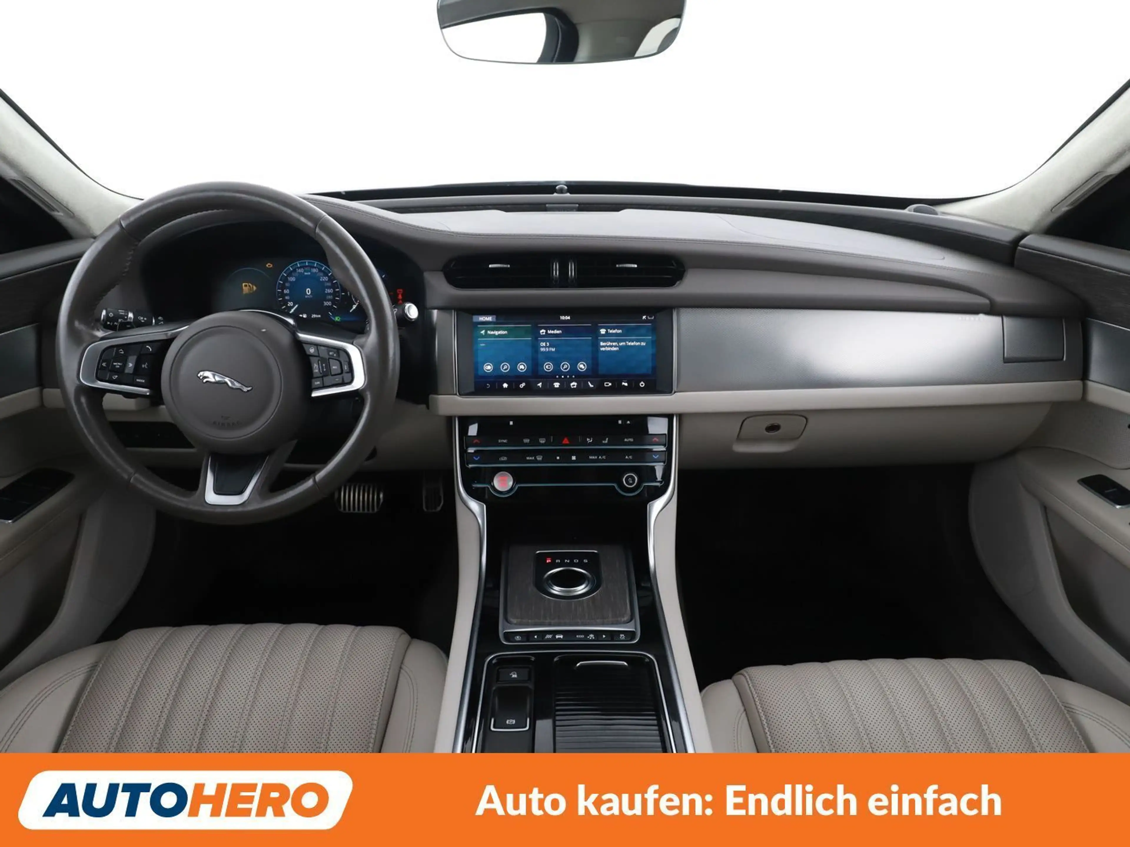 Jaguar XF 20d Portfolio AWD — photo 12