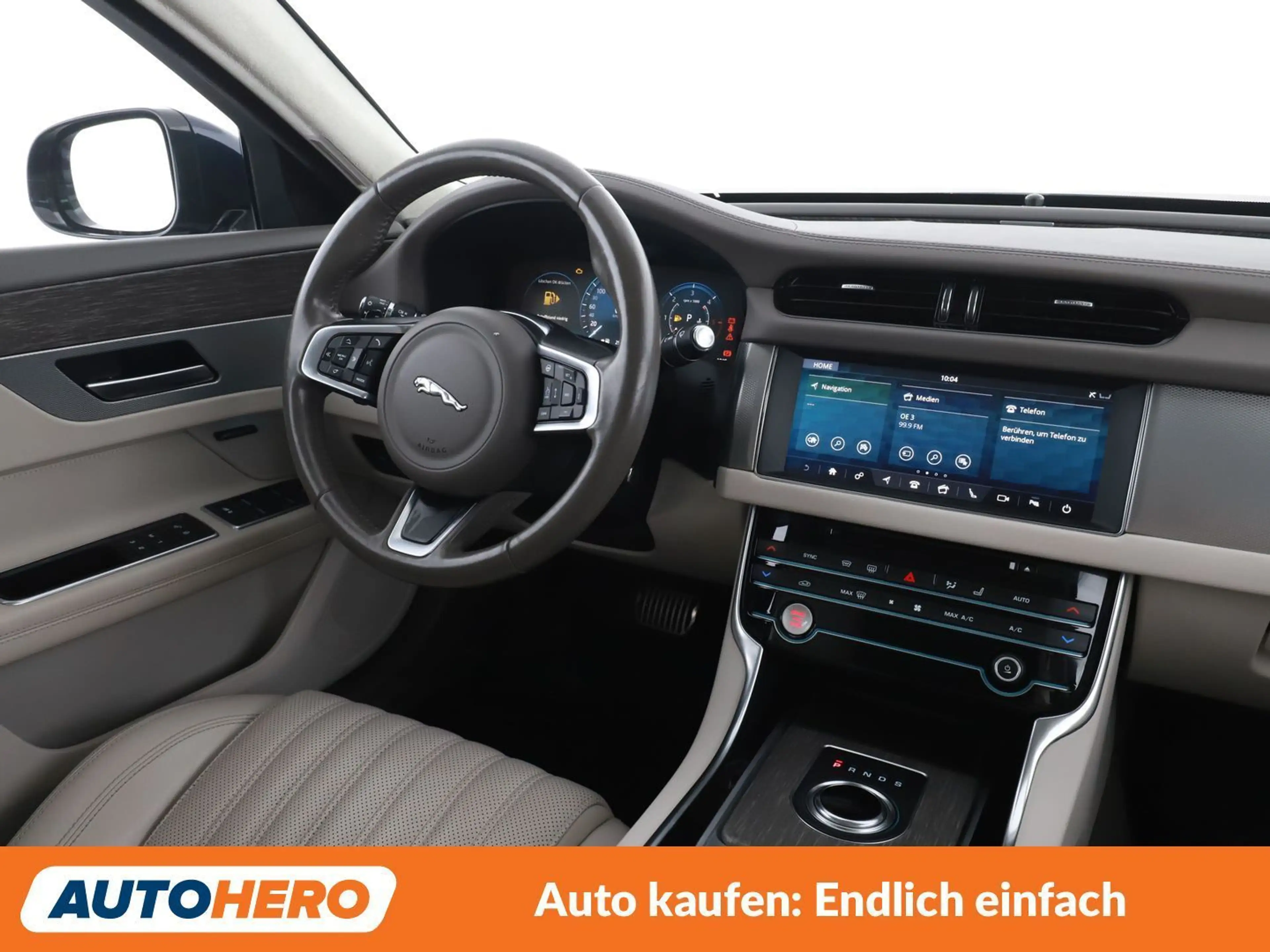 Jaguar XF 20d Portfolio AWD — photo 13
