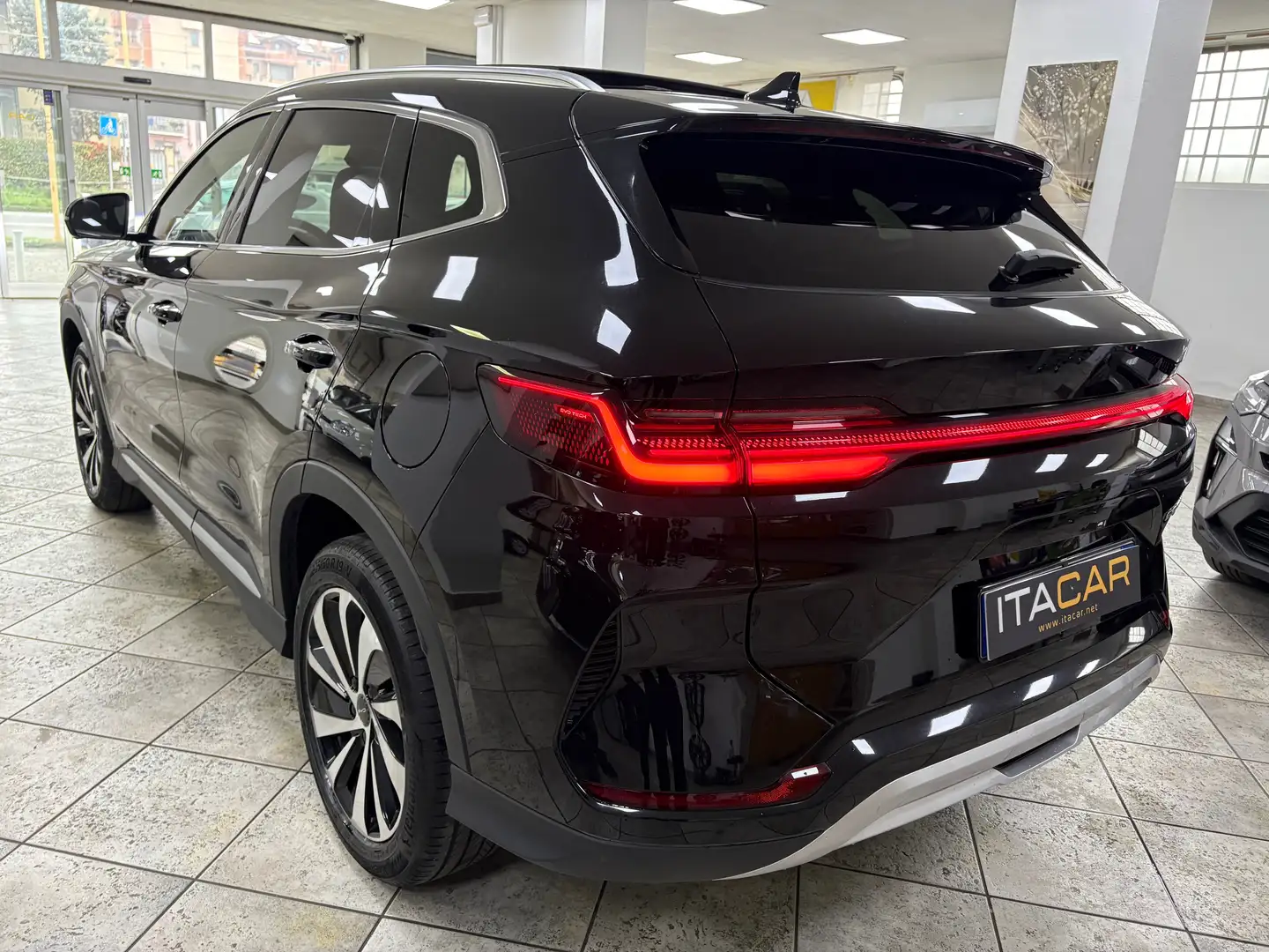 BYD Seal U U DM-i U Comfort Plug-in Hybrid Weiß - 2