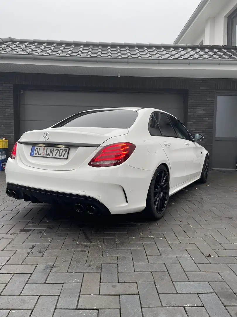 Mercedes-Benz C 400 4Matic 9G-TRONIC AMG Line - 2
