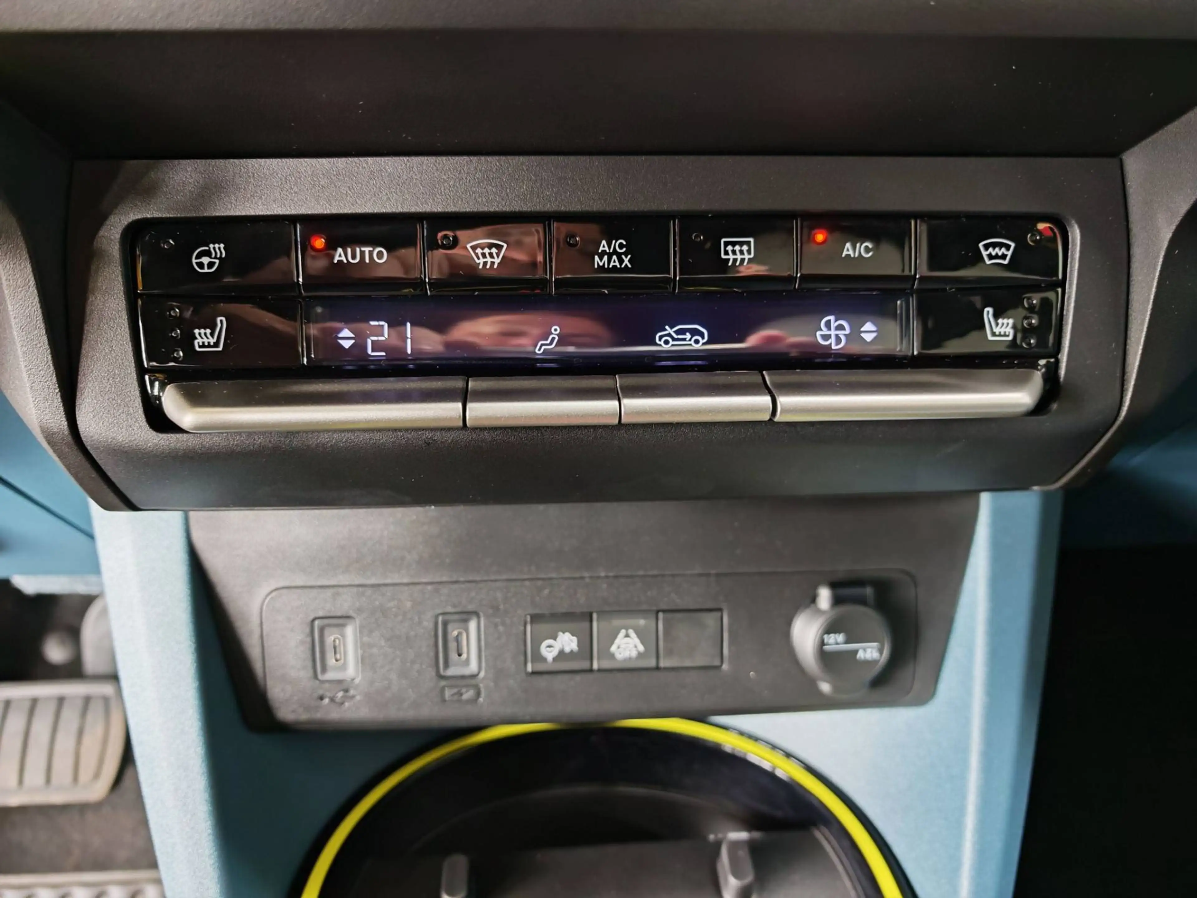 Fiat Grande Panda Hybrid La Prima 1.2 DCT — photo 11