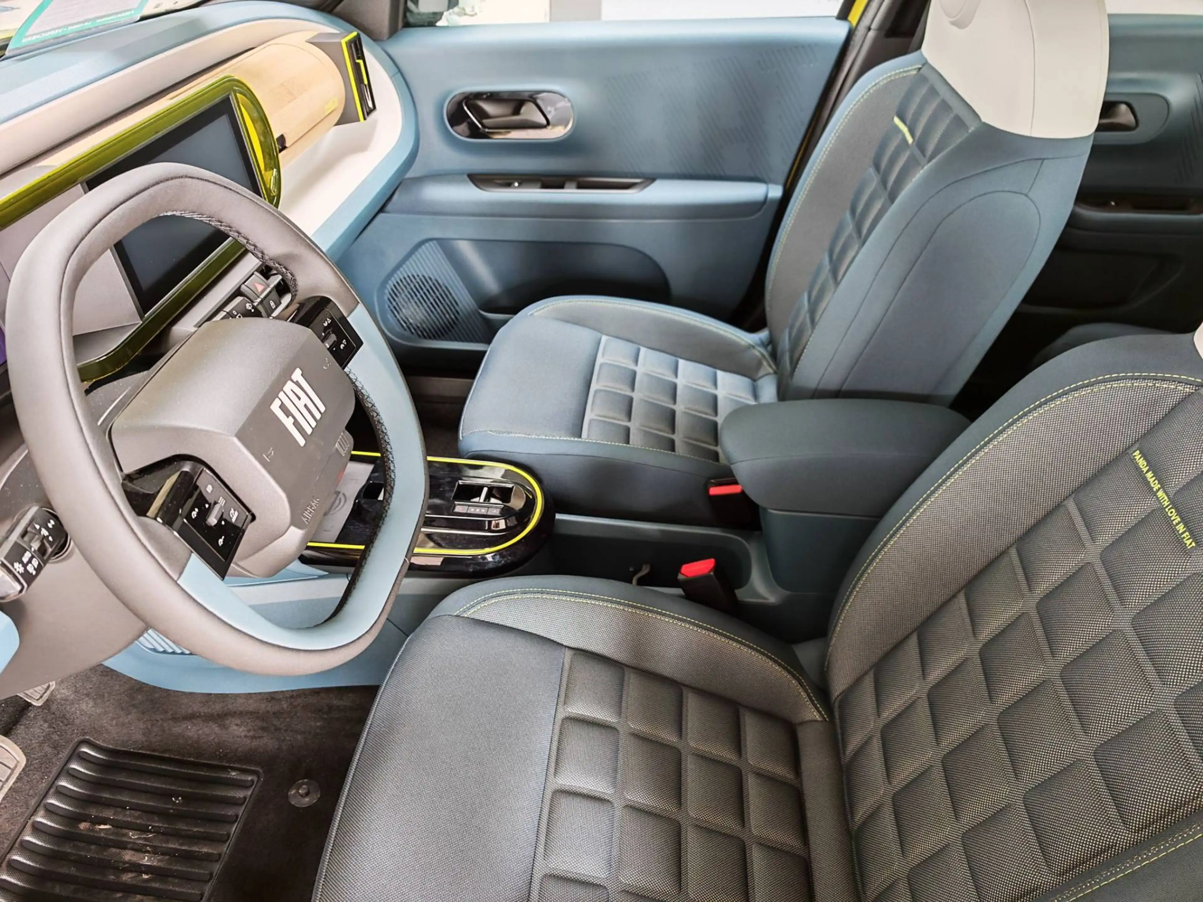 Fiat Grande Panda Hybrid La Prima 1.2 DCT — photo 5