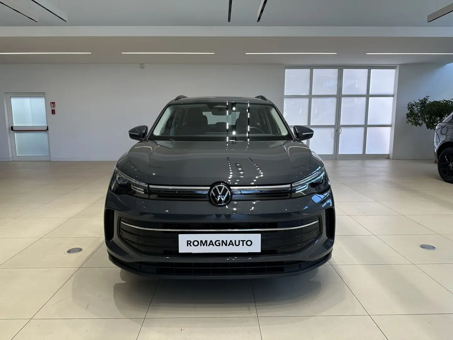 Volkswagen Tiguan 2.0 TDI 150 CV EVO SCR DSG Life - GARANZIA FINO A Grigio - 2