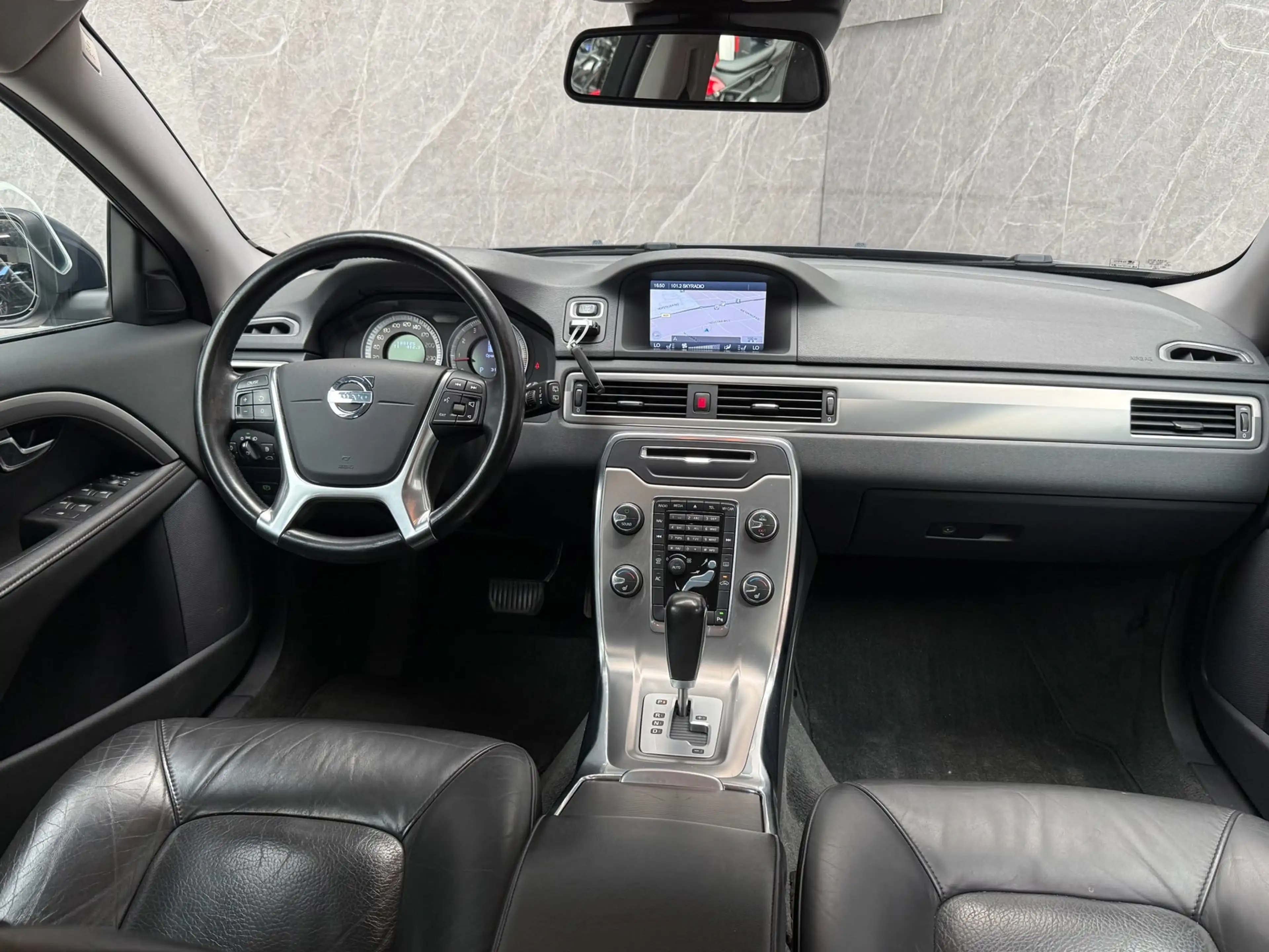 Volvo V70 1.6 T4 Limited Edition / NAP / Onderhouden / APK — photo 13