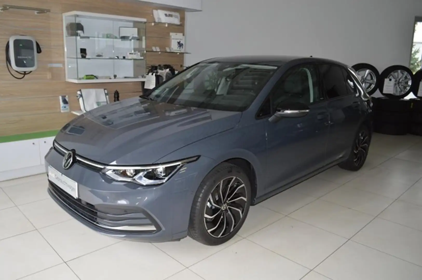 Volkswagen Golf Life 1,5 l eTSI DSG Move LED Navi ACC PDC Grau - 1
