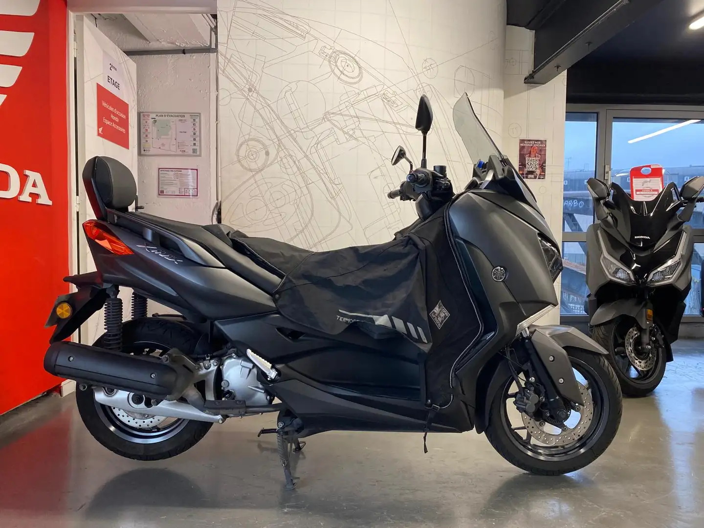 Yamaha X-Max 125 Noir - 2