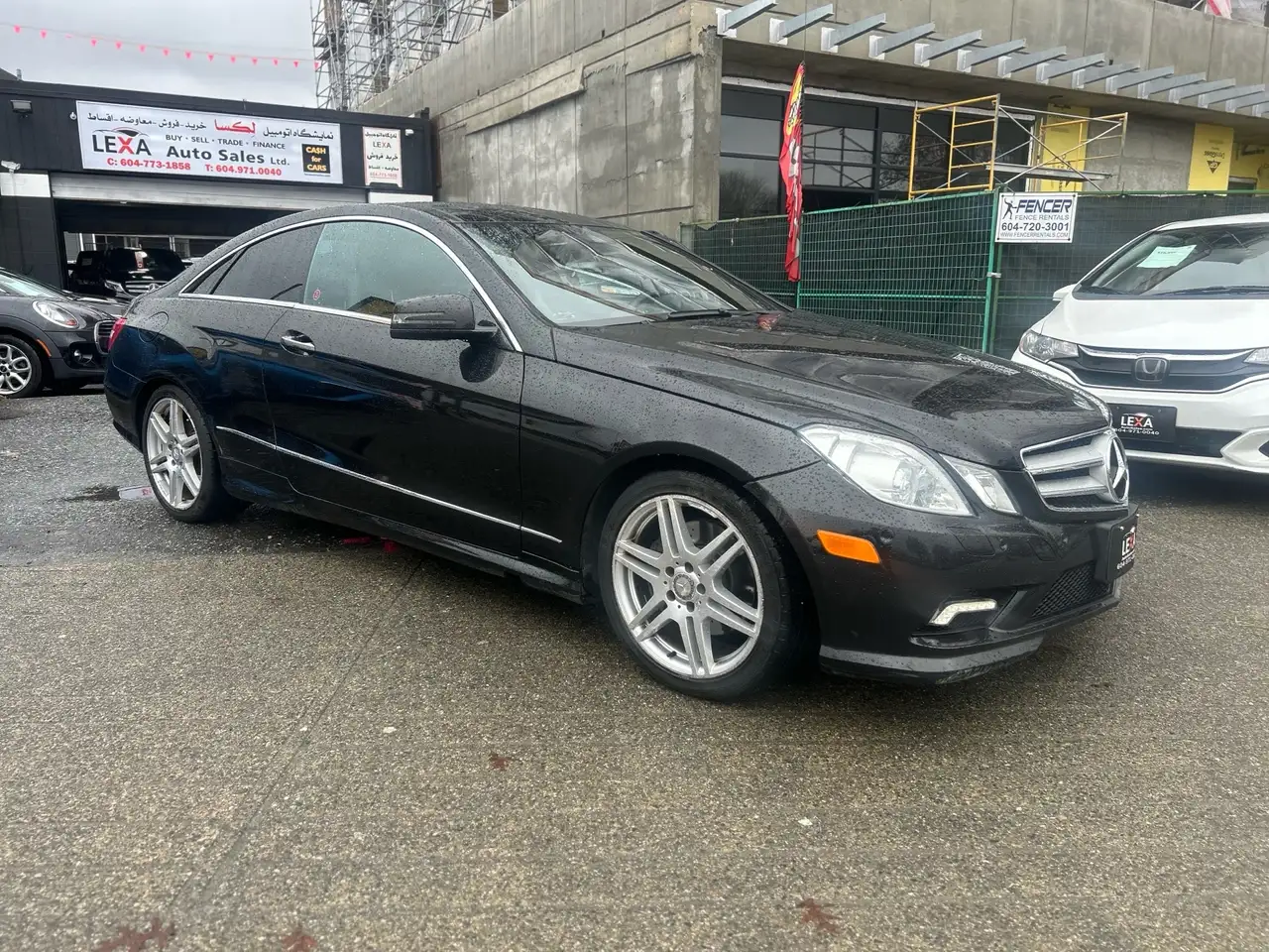 Mercedes-Benz E-Class снимка Mercedes-Benz E-Class