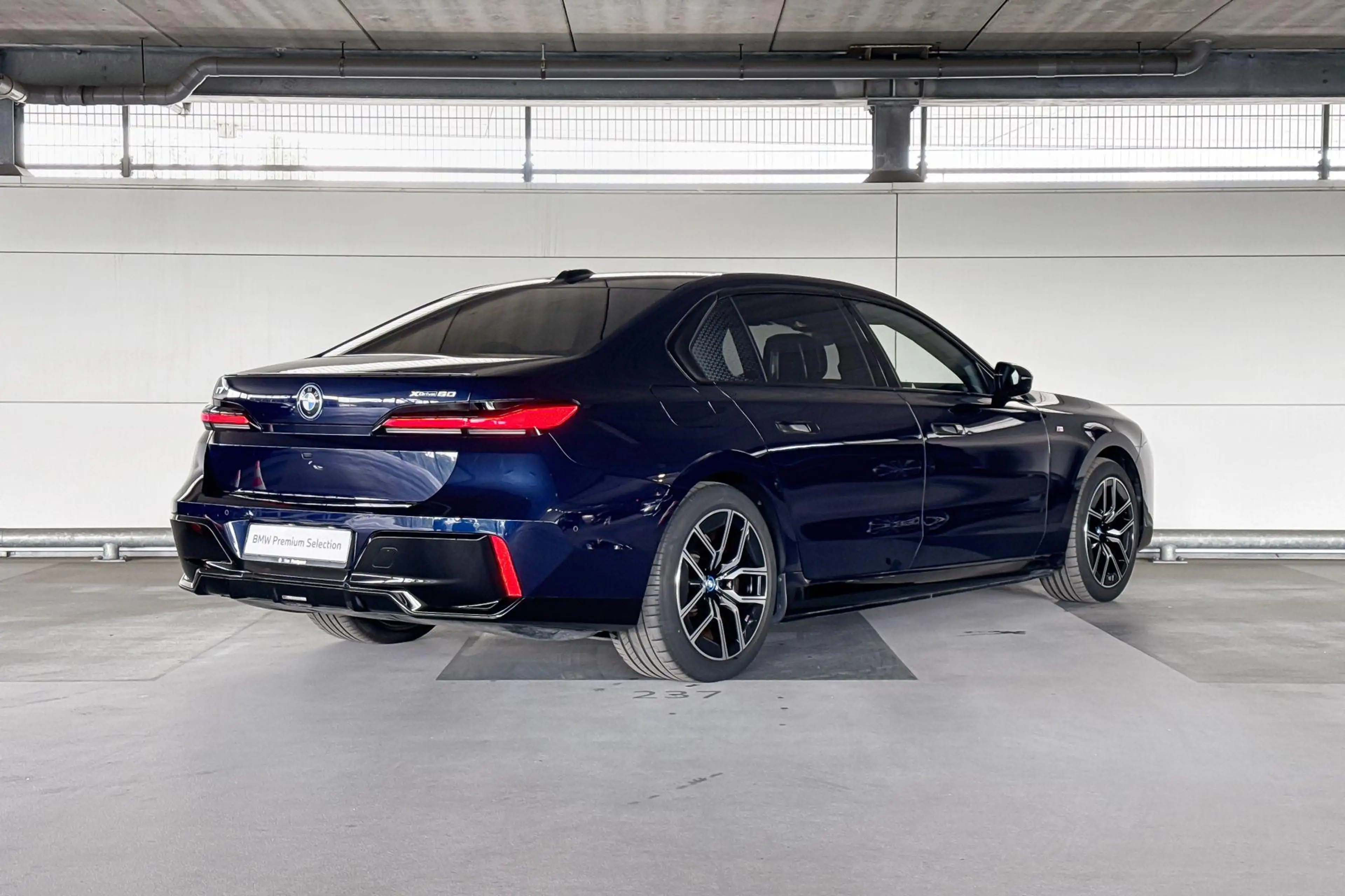 BMW i7 xDrive60 106 kWh M-Sport — photo 6