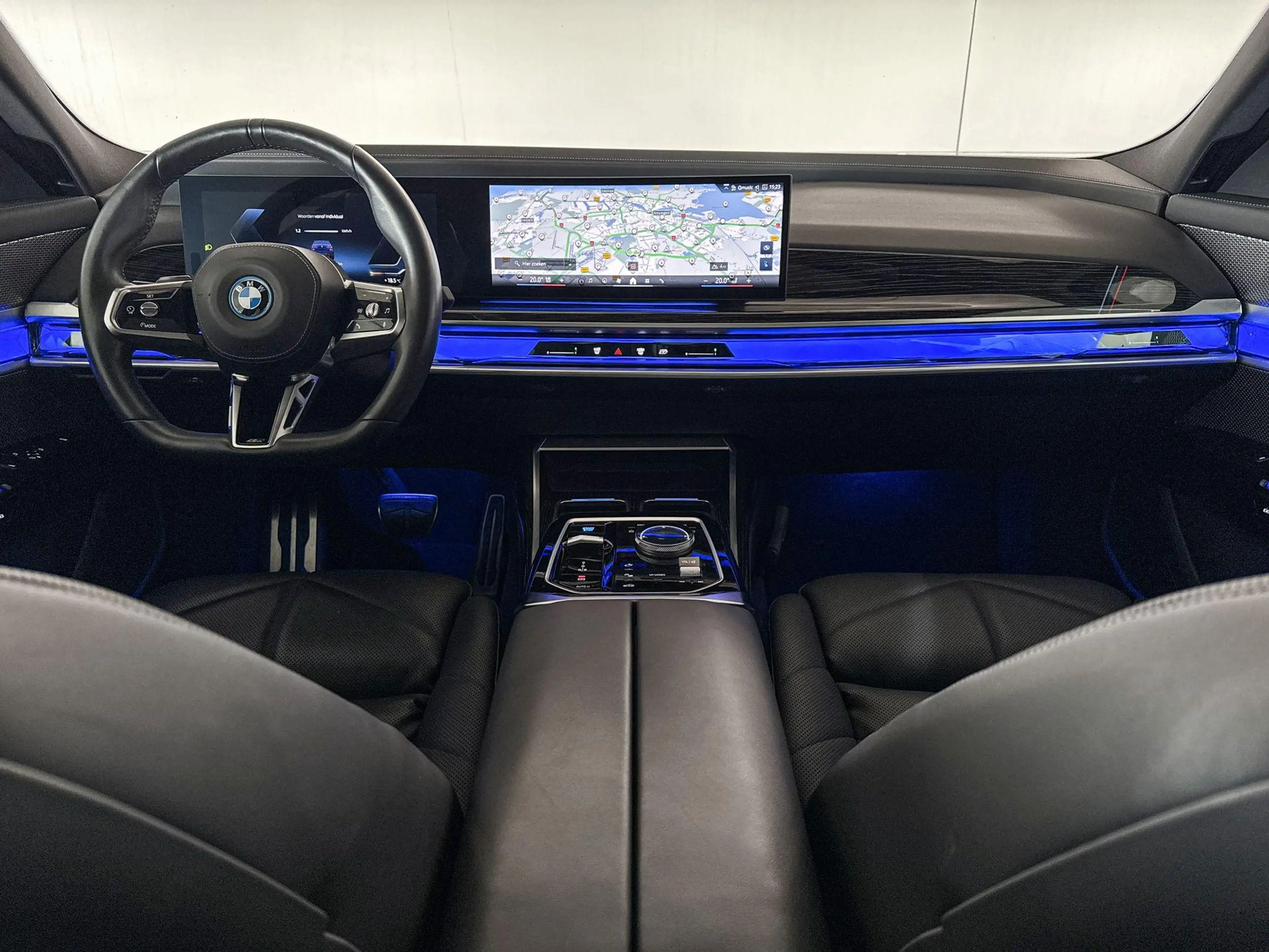 BMW i7 xDrive60 106 kWh M-Sport — photo 11