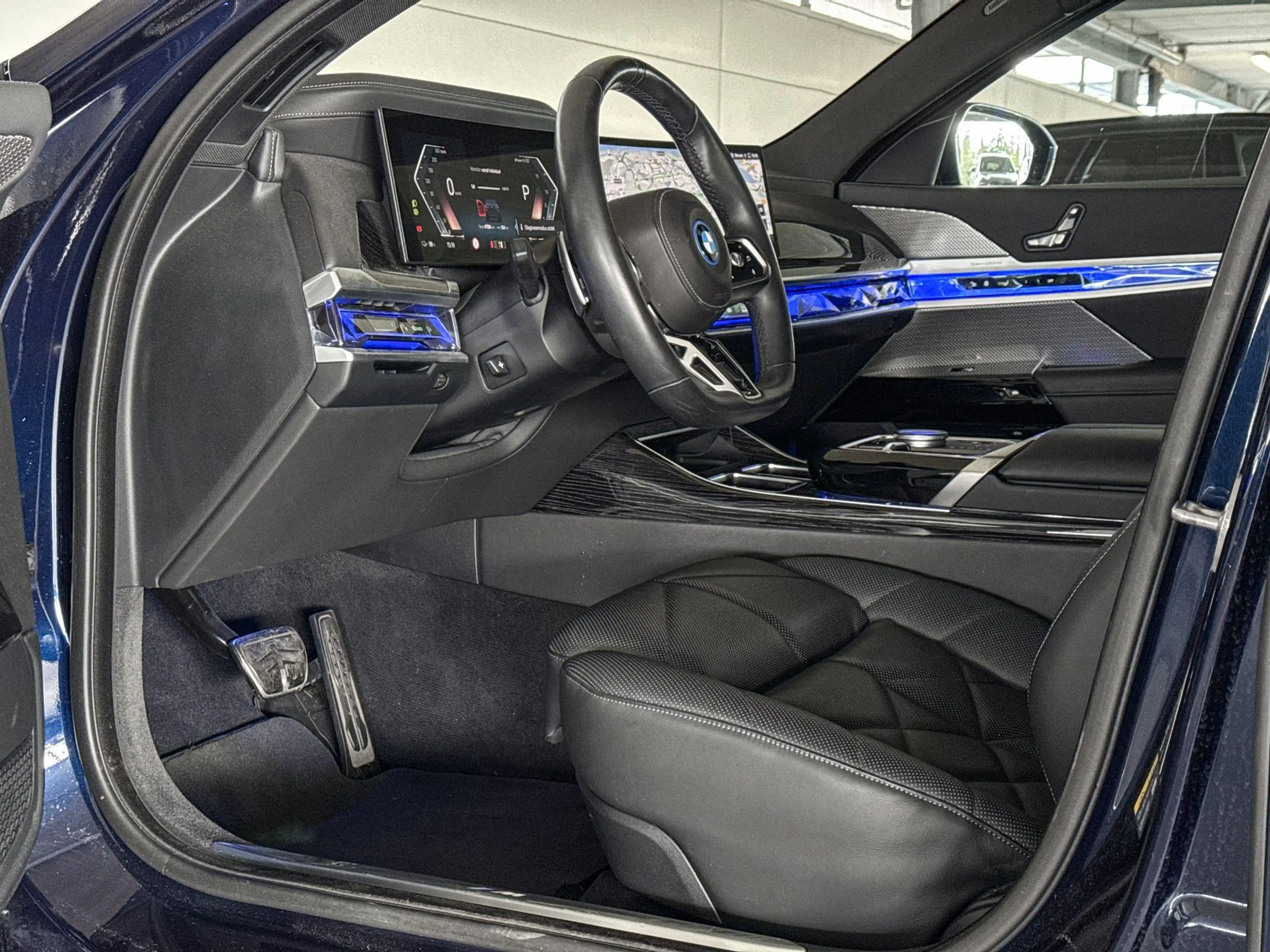BMW i7 xDrive60 106 kWh M-Sport — photo 8