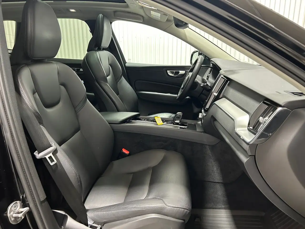 Volvo XC60 снимка Volvo XC60