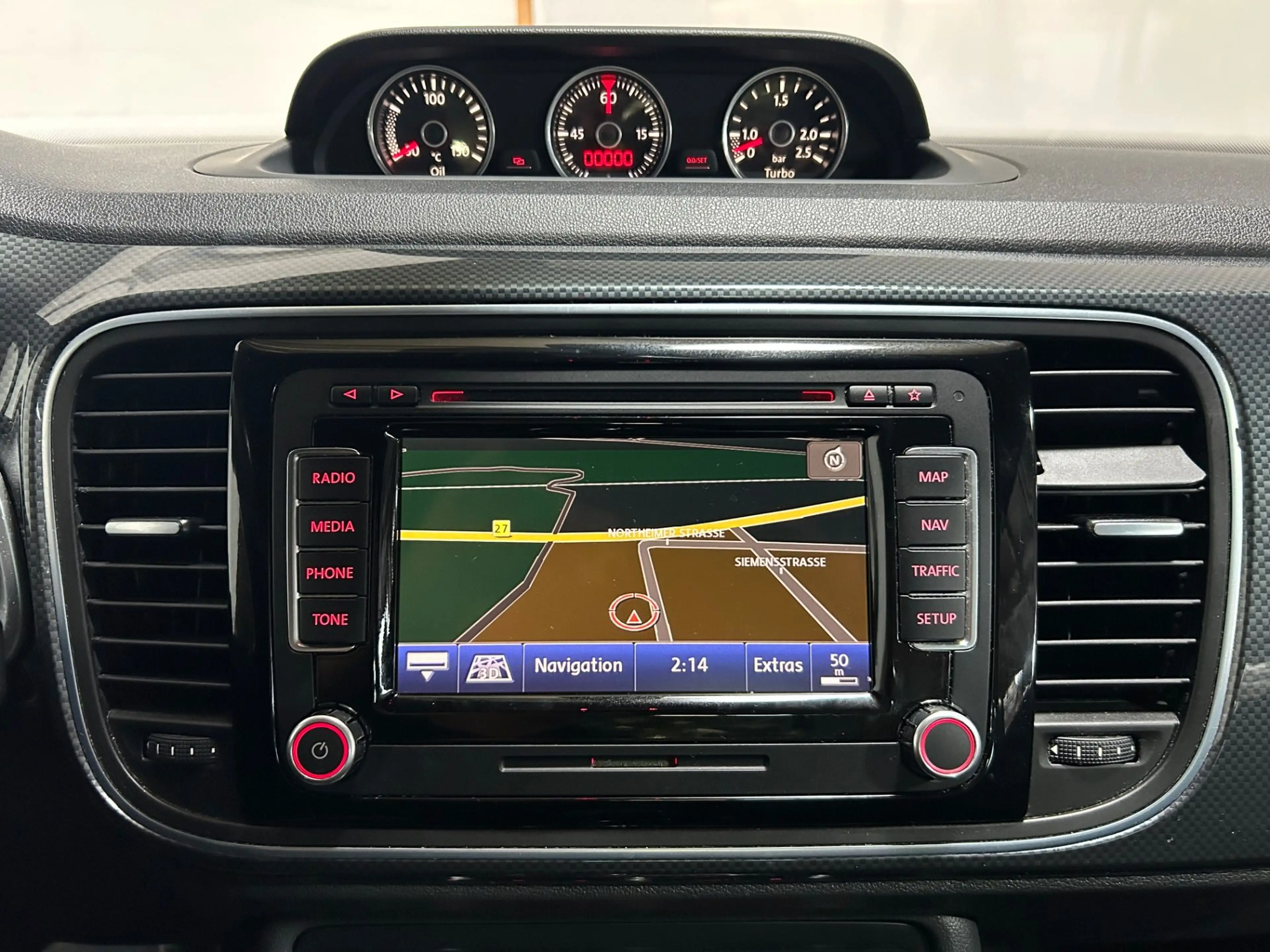 Volkswagen Beetle 2.0 TSI Sport — photo 11