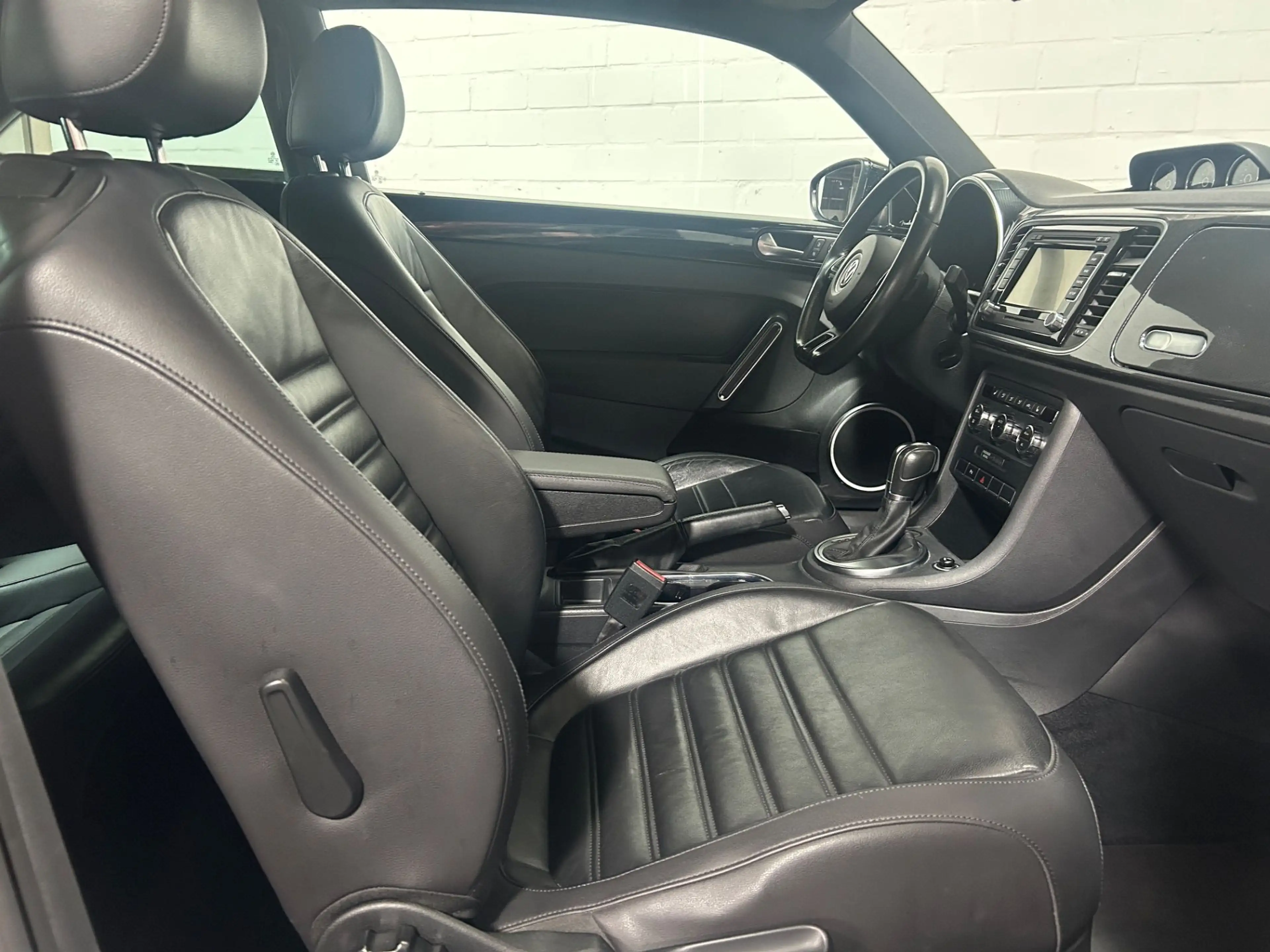 Volkswagen Beetle 2.0 TSI Sport — photo 9