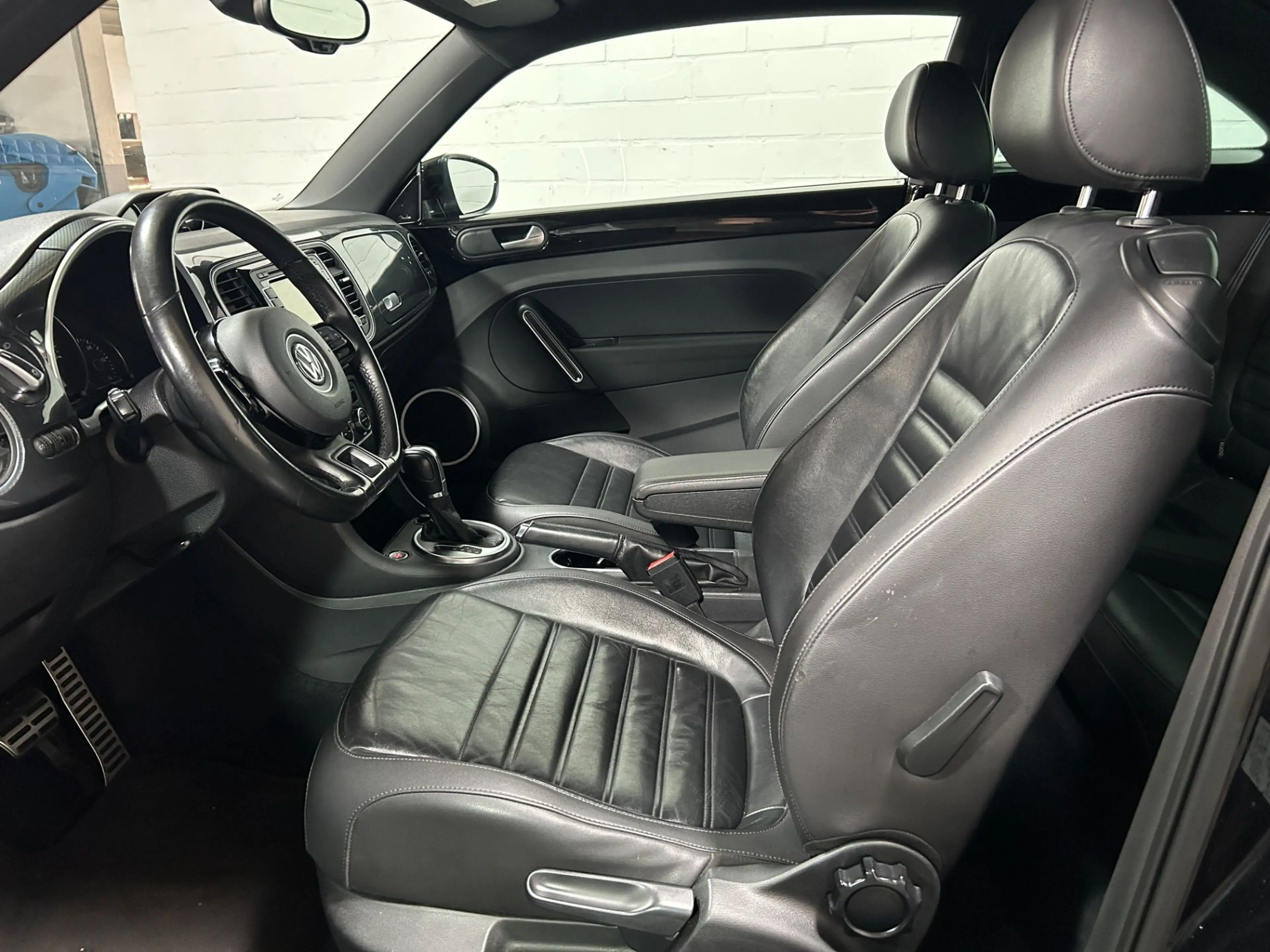Volkswagen Beetle 2.0 TSI Sport — photo 6