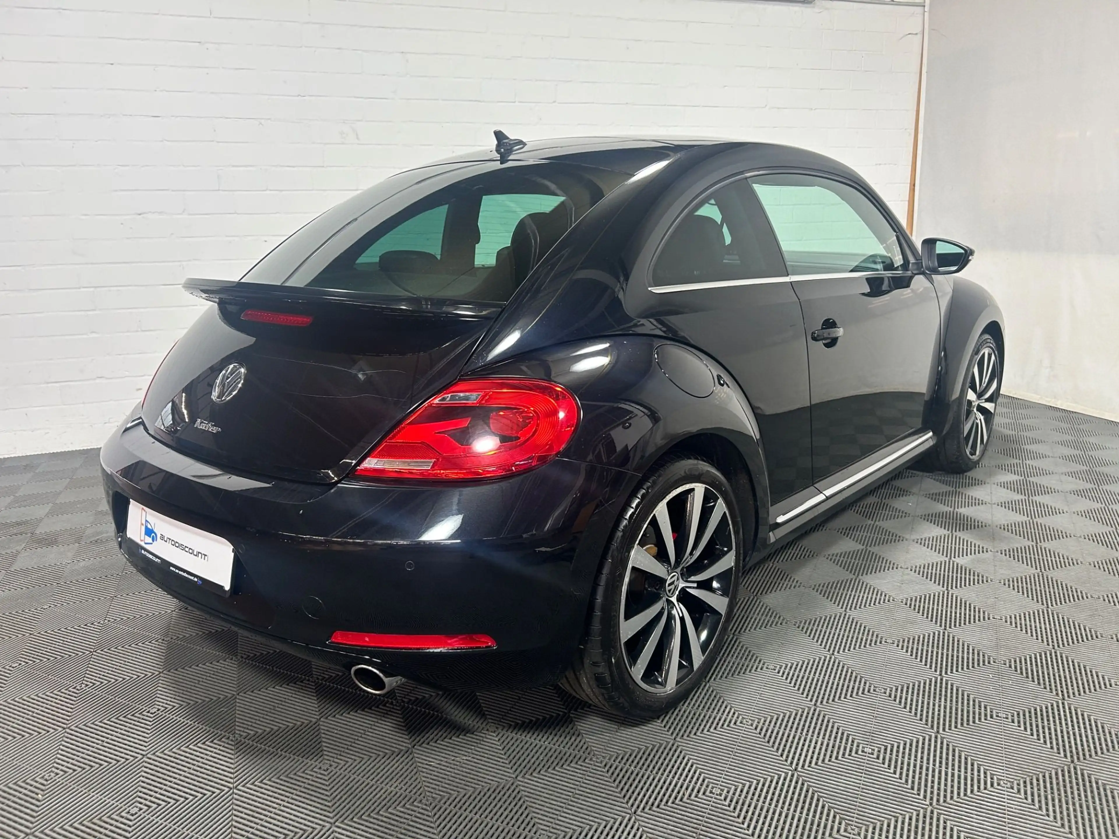 Volkswagen Beetle 2.0 TSI Sport — photo 4