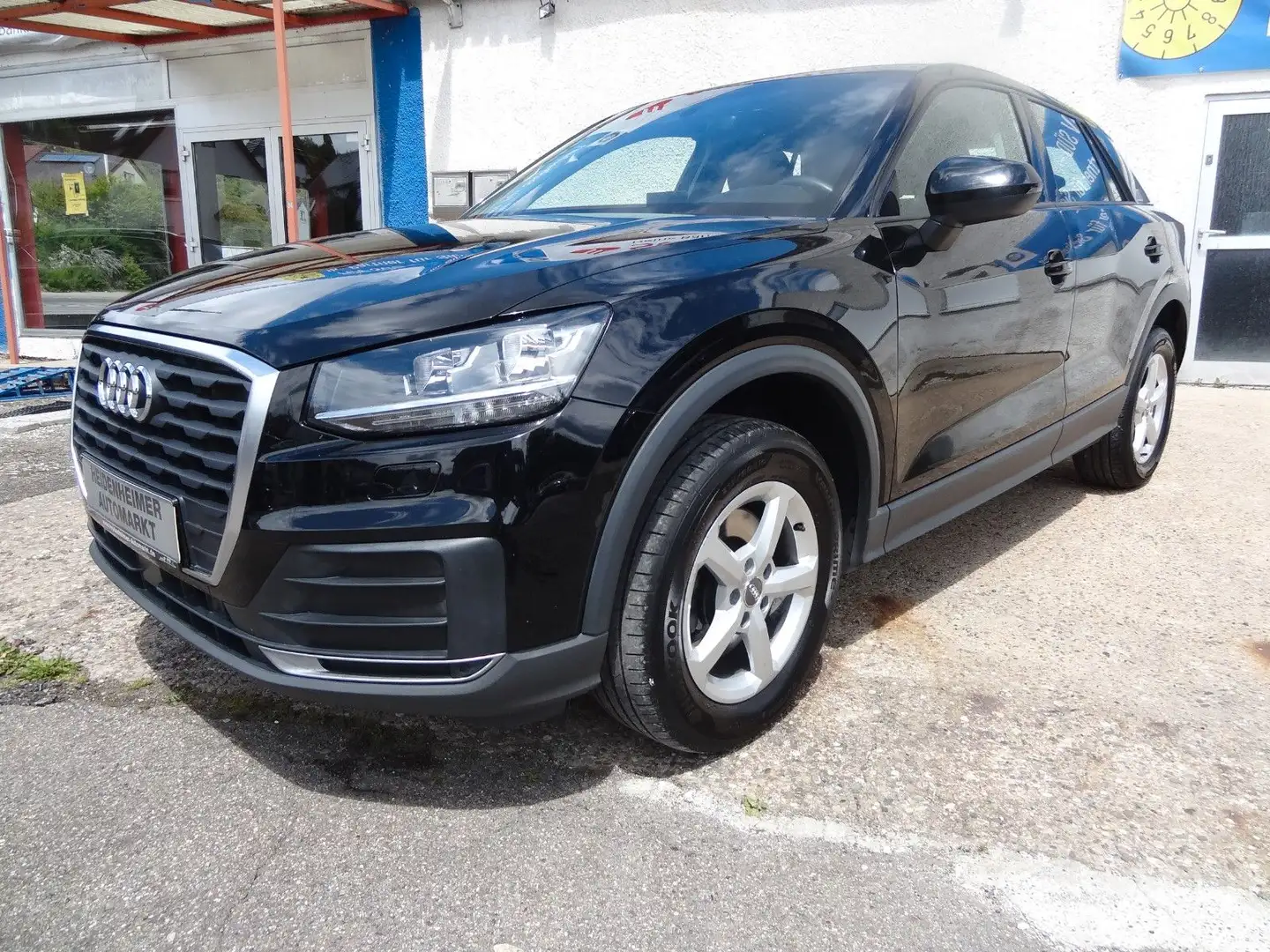 Audi Q2 basis/2.Hand/SitzH/AHK/PDC/116PS/Garantie Noir - 1