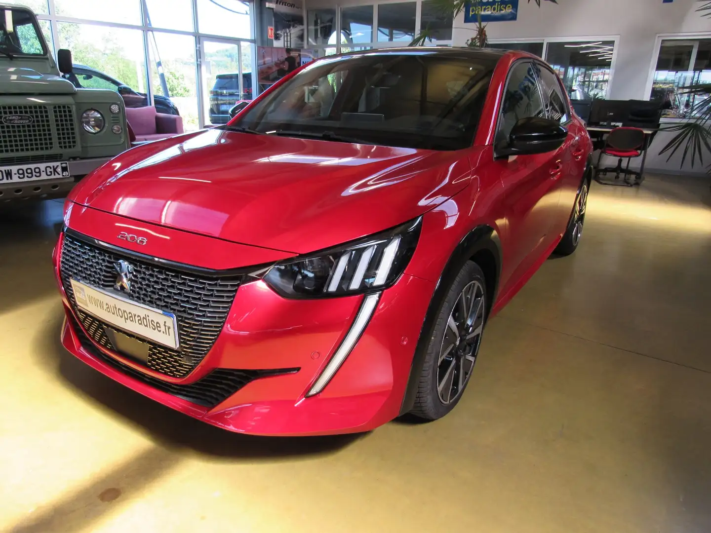 Peugeot iOn 1.2 130 GT EAT8 + OPTIONS Červená - 1