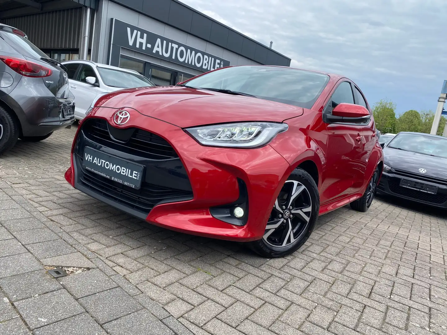 Toyota Yaris 1.5*A-GRA*APPLE&ANDROID*Klima*KAMERA*LED*Sitzheiz Rot - 2