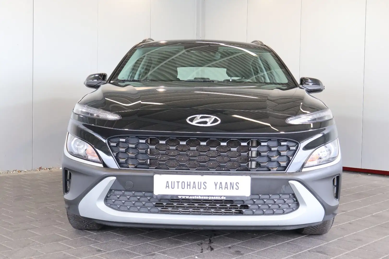 Hyundai KONA Select 1.0 T-GDI FRONT+LANE+KAM+ALU Schwarz - 2