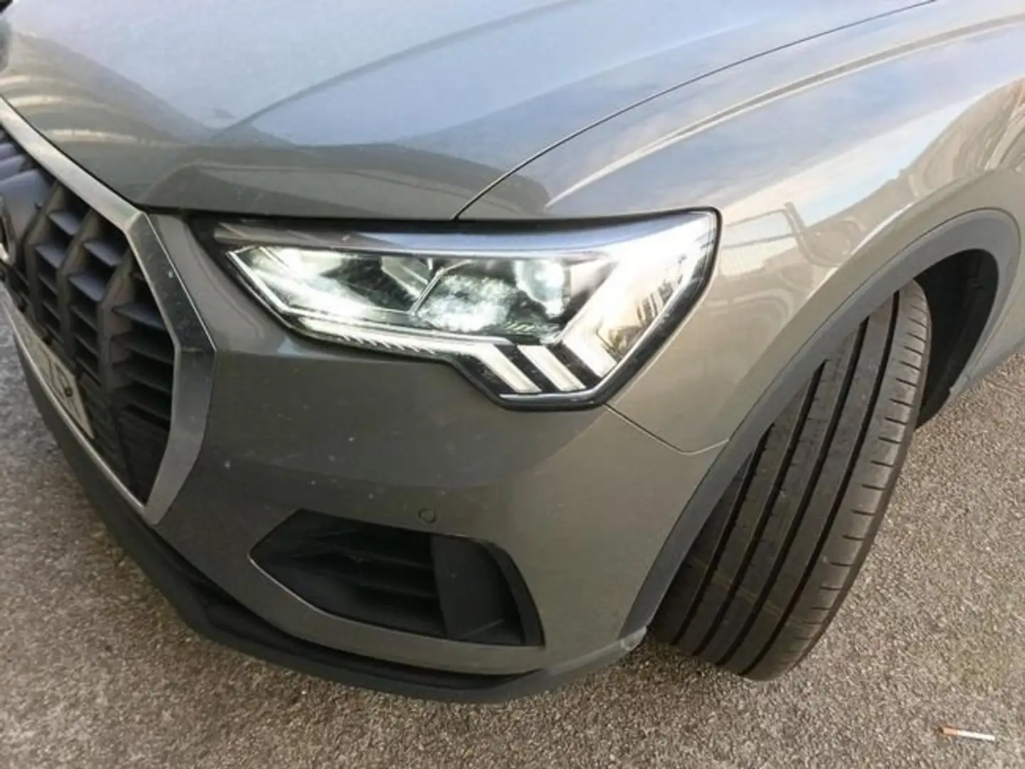 Audi Q3 45 TFSIe Advanced S-tronic Gris - 2