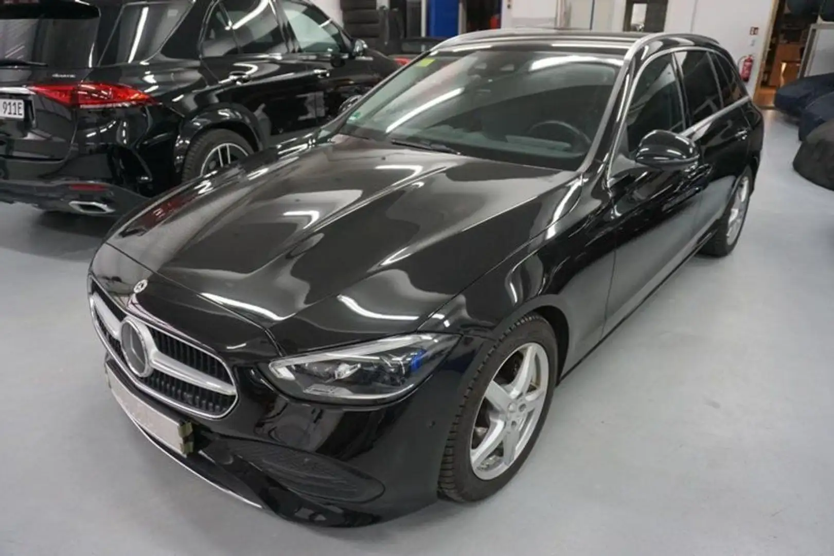 Mercedes-Benz C 220 T d*Avantgarde*AHK*NAVI*DISTR*R-KAM*EU6dT* Schwarz - 1