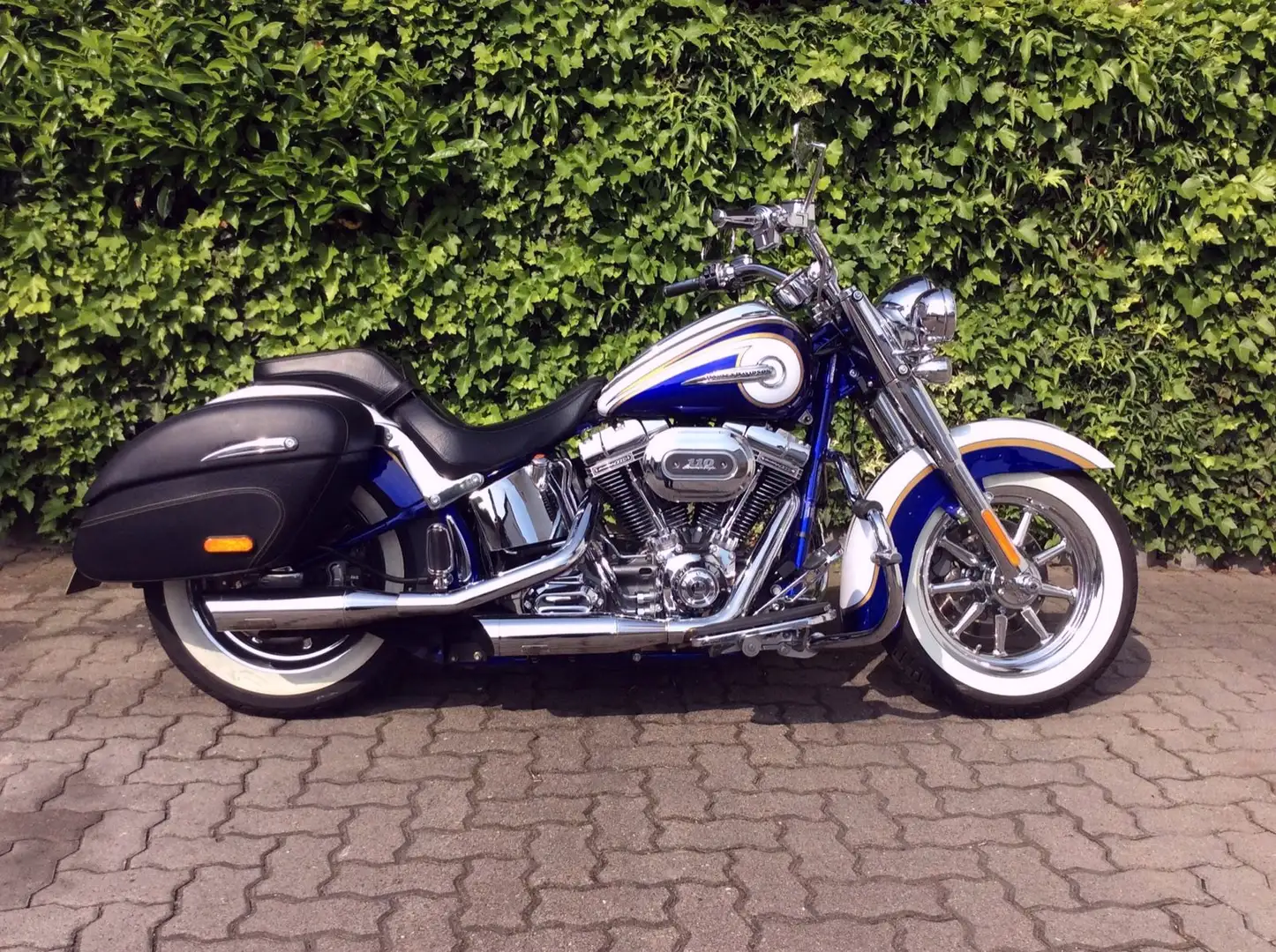 Harley-Davidson Softail Deluxe CVO 110 Wit - 1